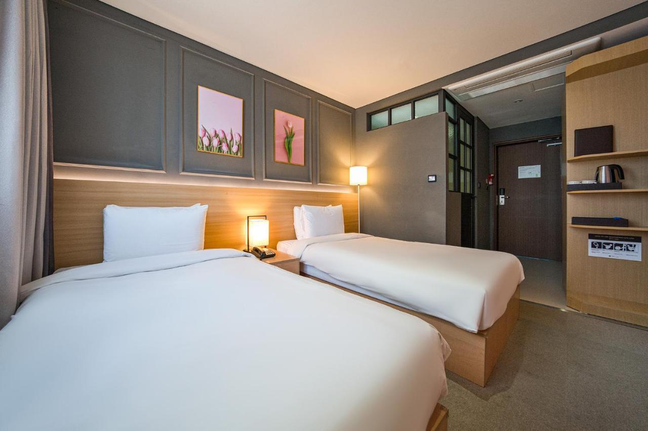 Vella Suite Hotel Сувон Екстериор снимка