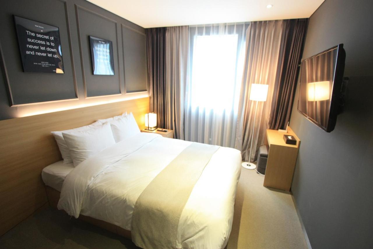 Vella Suite Hotel Сувон Екстериор снимка