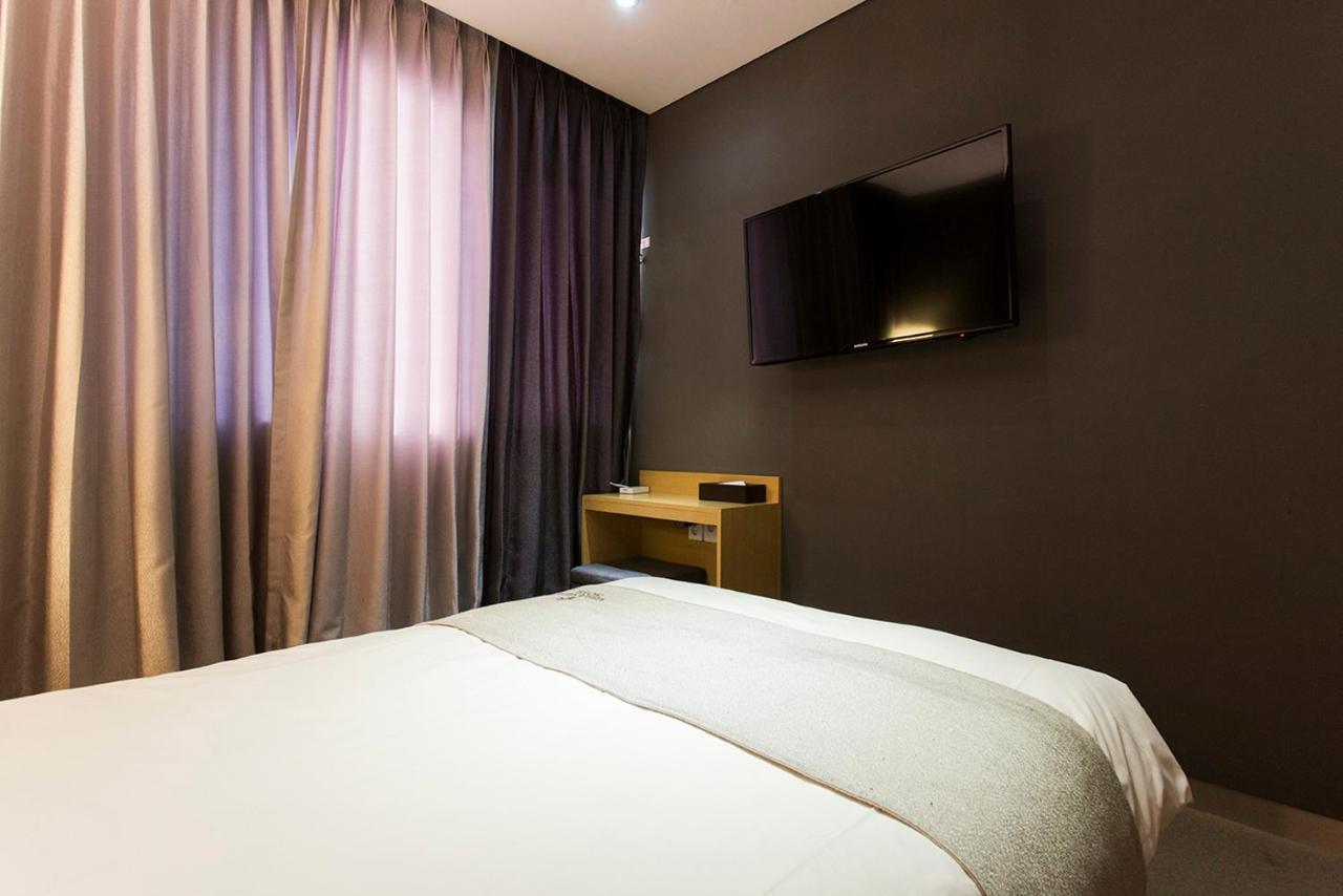 Vella Suite Hotel Сувон Екстериор снимка