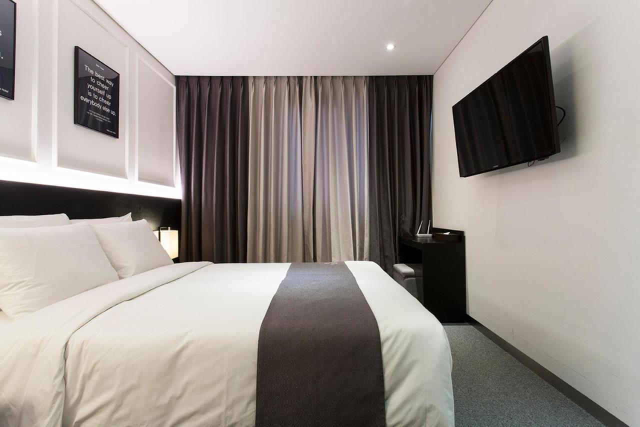 Vella Suite Hotel Сувон Екстериор снимка