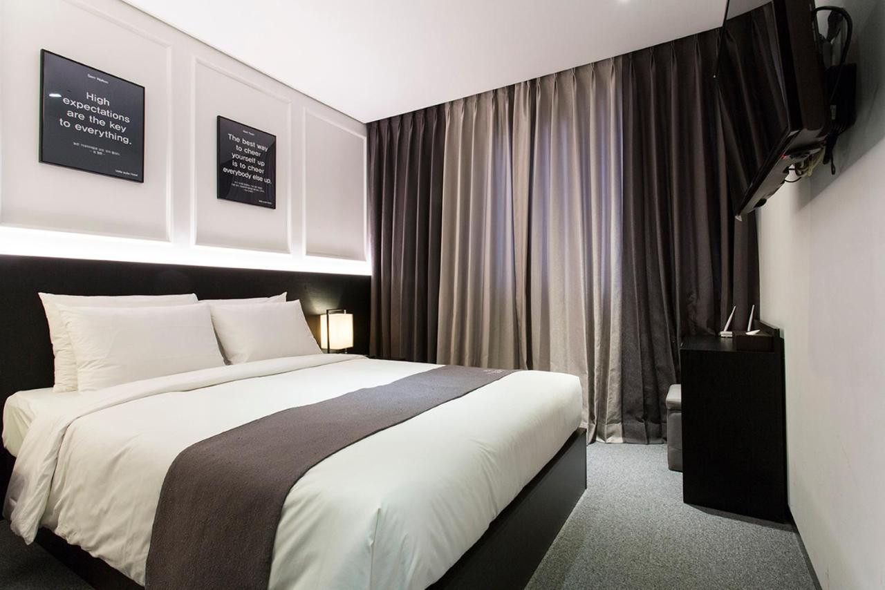 Vella Suite Hotel Сувон Екстериор снимка